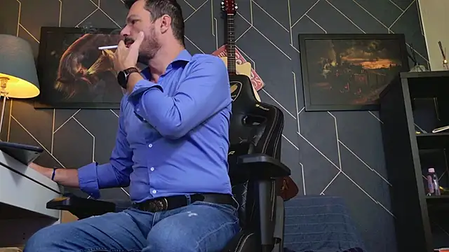 ChrisKox online show from 10-29-25, 04:33