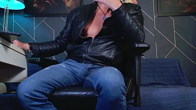 ChrisKox online show from 03-03-26, 04:52