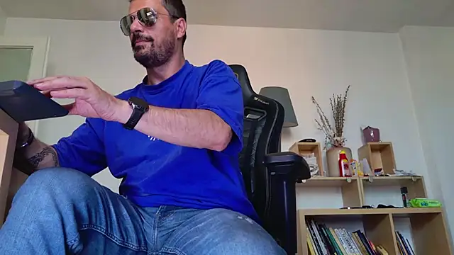 Snapshot of ChrisKox chatting on 05-26-26, 05:11 ChrisKox online show from 05-26-26, 05:11
