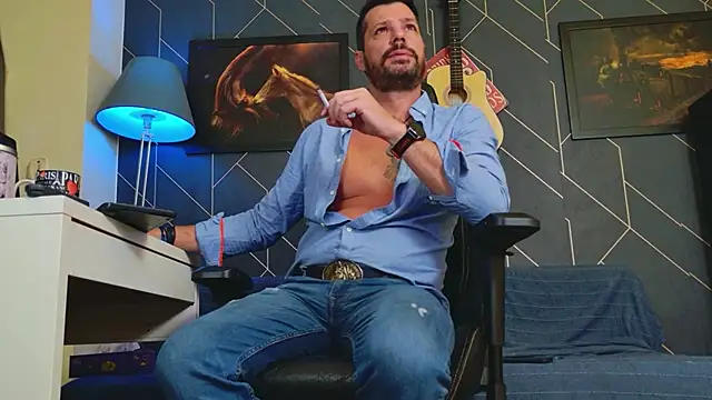 ChrisKox online show from 10-21-25, 01:49