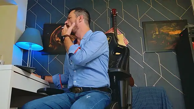 ChrisKox online show from 10-13-25, 05:47