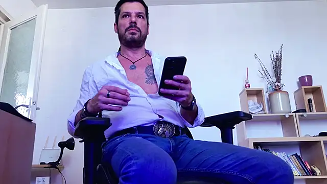 Snapshot of ChrisKox chatting on 04-20-26, 01:13 ChrisKox online show from 04-20-26, 01:13