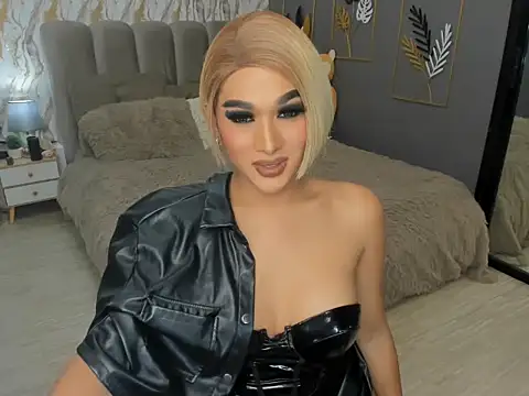 Snapshot of LegendaryNicole chatting on 10-01-25, 08:30 LegendaryNicole online show from 10-01-25, 08:30