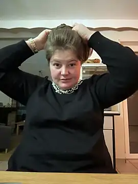 Snapshot of BootyLola chatting on 12-17-24, 05:58 BootyLola online show from 12-17-24, 05:58