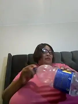 Snapshot of nancy111 chatting on 05-27-26, 12:42 nancy111 online show from 05-27-26, 12:42