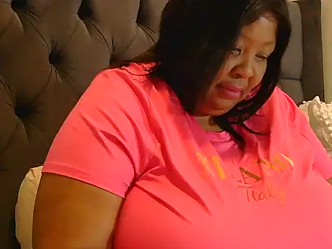 nancy111 online show from 10-22-25, 02:27