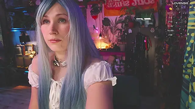 Dead Butterfly online show from 12-22-25, 04:01