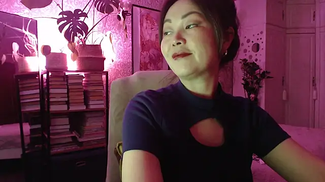 Koreanowner online show from 09-28-25, 04:03