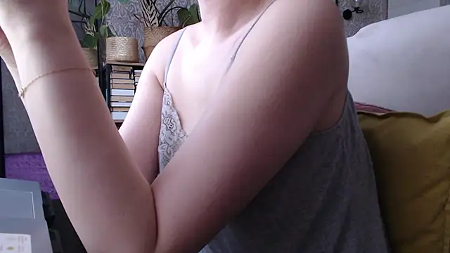 Koreanowner online show from 11-23-25, 07:18