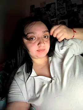 aliceayres797 online show from 10-19-25, 03:09