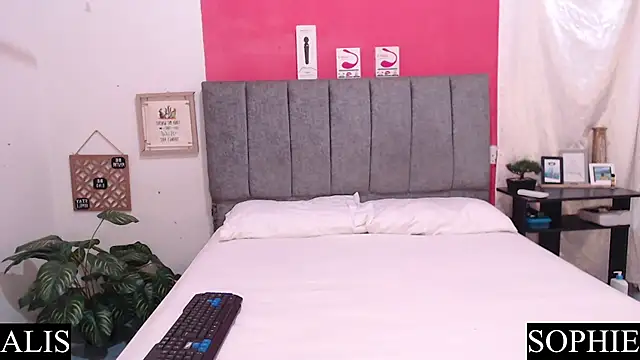 Sophie And Alis online show from 01-31-25, 10:31