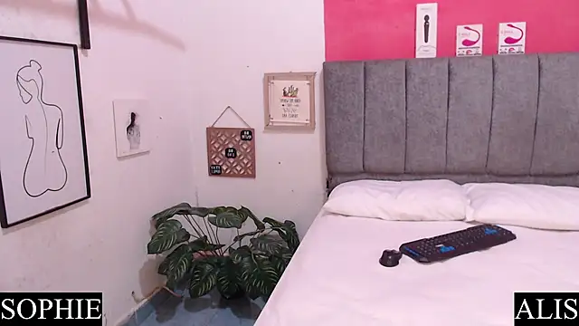 Sophie And Alis online show from 02-15-25, 10:55