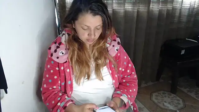 Snapshot of kattydirtylol chatting on 11-09-25, 03:38 kattydirtylol online show from 11-09-25, 03:38