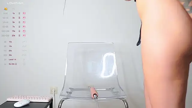 Mary Lise online show from 10-23-25, 04:27