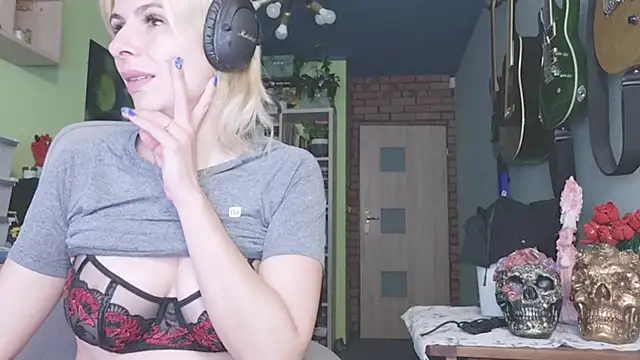 karmija online show from 11-26-25, 09:59