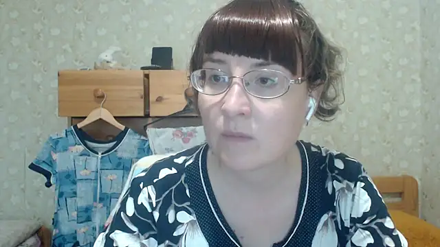 Snapshot of Smart_Rose chatting on 06-03-26, 04:55 Smart Rose online show from 06-03-26, 04:55