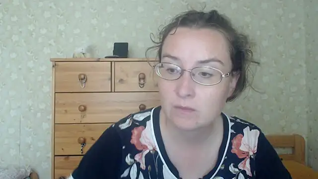Snapshot of Smart_Rose chatting on 07-11-26, 01:44 Smart Rose online show from 07-11-26, 01:44