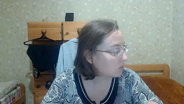 Smart Rose online show from 12-17-25, 04:56