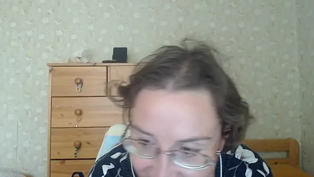 Snapshot of Smart_Rose chatting on 06-27-26, 12:22 Smart Rose online show from 06-27-26, 12:22