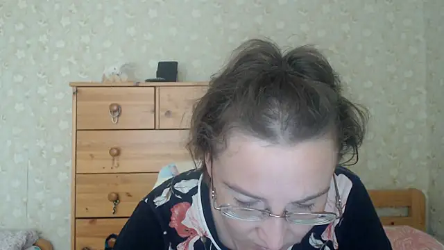 Snapshot of Smart_Rose chatting on 07-15-26, 11:17 Smart Rose online show from 07-15-26, 11:17