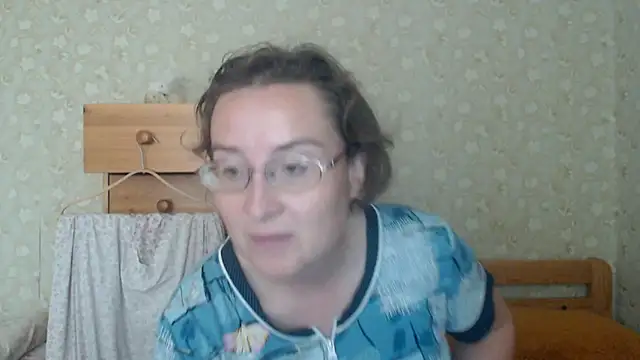 Snapshot of Smart_Rose chatting on 07-08-26, 02:40 Smart Rose online show from 07-08-26, 02:40