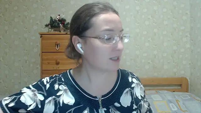 Snapshot of Smart_Rose chatting on 01-18-26, 07:06 Smart Rose online show from 01-18-26, 07:06