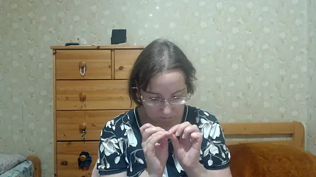 Snapshot of Smart_Rose chatting on 02-16-26, 04:16 Smart Rose online show from 02-16-26, 04:16