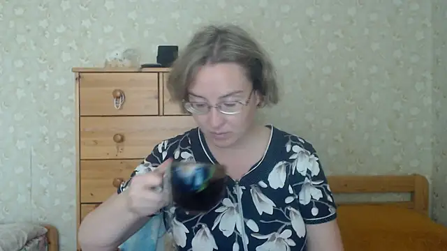 Snapshot of Smart_Rose chatting on 07-19-26, 01:08 Smart Rose online show from 07-19-26, 01:08