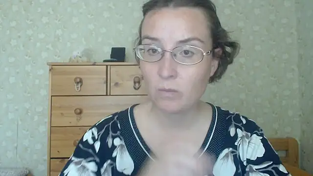 Snapshot of Smart_Rose chatting on 06-26-26, 09:48 Smart Rose online show from 06-26-26, 09:48