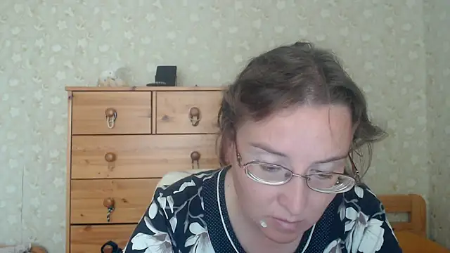 Snapshot of Smart_Rose chatting on 06-23-26, 08:12 Smart Rose online show from 06-23-26, 08:12