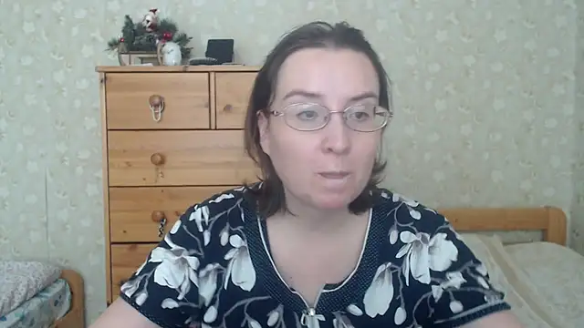 Snapshot of Smart_Rose chatting on 02-03-26, 11:15 Smart Rose online show from 02-03-26, 11:15