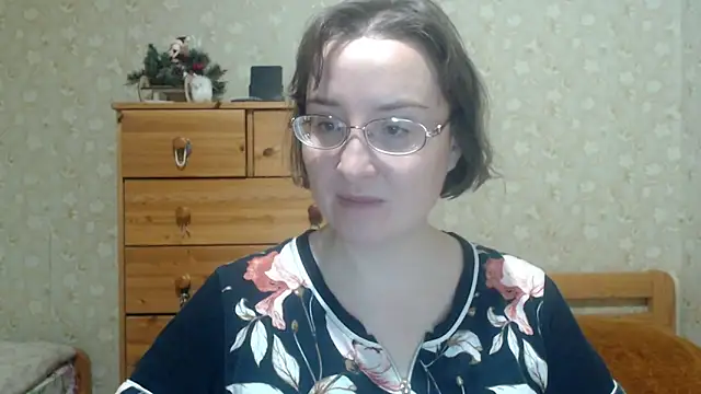 Snapshot of Smart_Rose chatting on 02-14-26, 04:07 Smart Rose online show from 02-14-26, 04:07