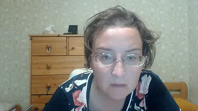 Snapshot of Smart_Rose chatting on 06-20-26, 04:45 Smart Rose online show from 06-20-26, 04:45