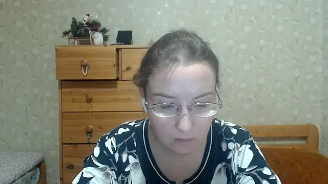 Snapshot of Smart_Rose chatting on 02-03-26, 11:21 Smart Rose online show from 02-03-26, 11:21