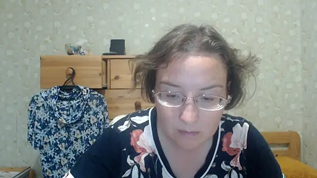 Snapshot of Smart_Rose chatting on 06-21-26, 05:19 Smart Rose online show from 06-21-26, 05:19