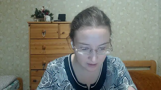 Snapshot of Smart_Rose chatting on 02-07-26, 06:16 Smart Rose online show from 02-07-26, 06:16