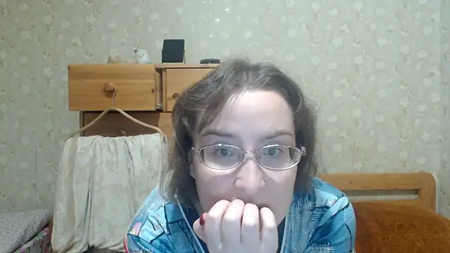 Snapshot of Smart_Rose chatting on 02-28-26, 04:17 Smart Rose online show from 02-28-26, 04:17