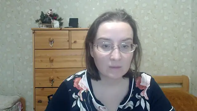 Snapshot of Smart_Rose chatting on 02-12-26, 01:55 Smart Rose online show from 02-12-26, 01:55