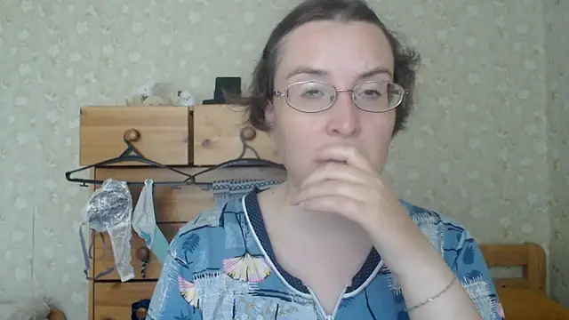 Snapshot of Smart_Rose chatting on 05-15-26, 03:54 Smart Rose online show from 05-15-26, 03:54