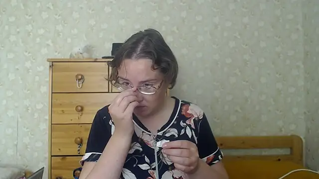 Snapshot of Smart_Rose chatting on 06-22-26, 04:42 Smart Rose online show from 06-22-26, 04:42