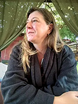 Snapshot of Natali_UA chatting on 09-25-25, 04:51 Natali UA online show from 09-25-25, 04:51
