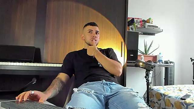 logan smith online show from 04-05-26, 09:32