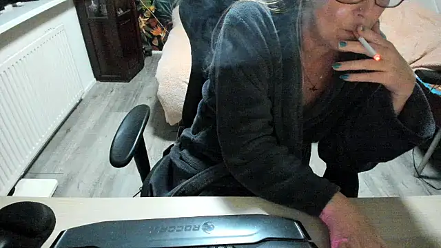 minoesje37 online show from 03-17-25, 08:30