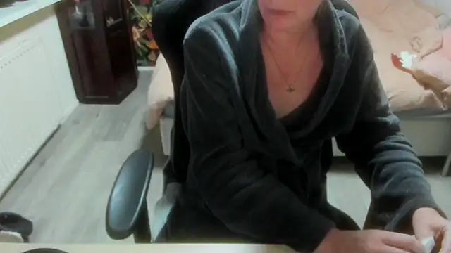 minoesje37 online show from 02-09-26, 08:18