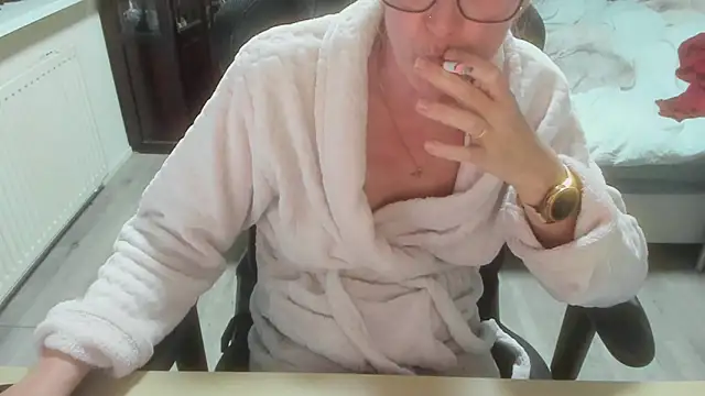 minoesje37 online show from 03-31-26, 07:27