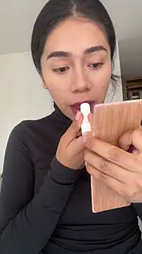 Snapshot of aimi_art1 chatting on 12-22-25, 09:15 aimi art1 online show from 12-22-25, 09:15