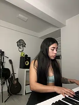 Snapshot of aimi_art1 chatting on 09-12-25, 01:28 aimi art1 online show from 09-12-25, 01:28