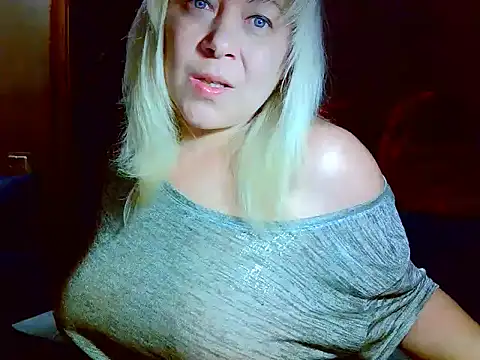 Snapshot of AgoniA7 chatting on 05-18-26, 06:56 AgoniA7 online show from 05-18-26, 06:56