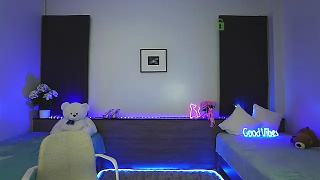 Snapshot of _Anna_Shine_ chatting on 01-11-25, 11:12 Anna Shine online show from 01-11-25, 11:12