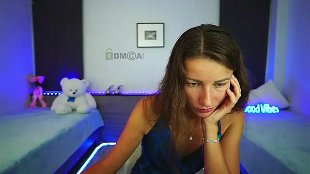 Snapshot of _Anna_Shine_ chatting on 11-08-25, 09:24 Anna Shine online show from 11-08-25, 09:24